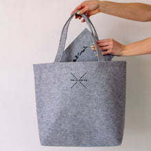 Load image into Gallery viewer, Light Grey Felt Shopper Bag
