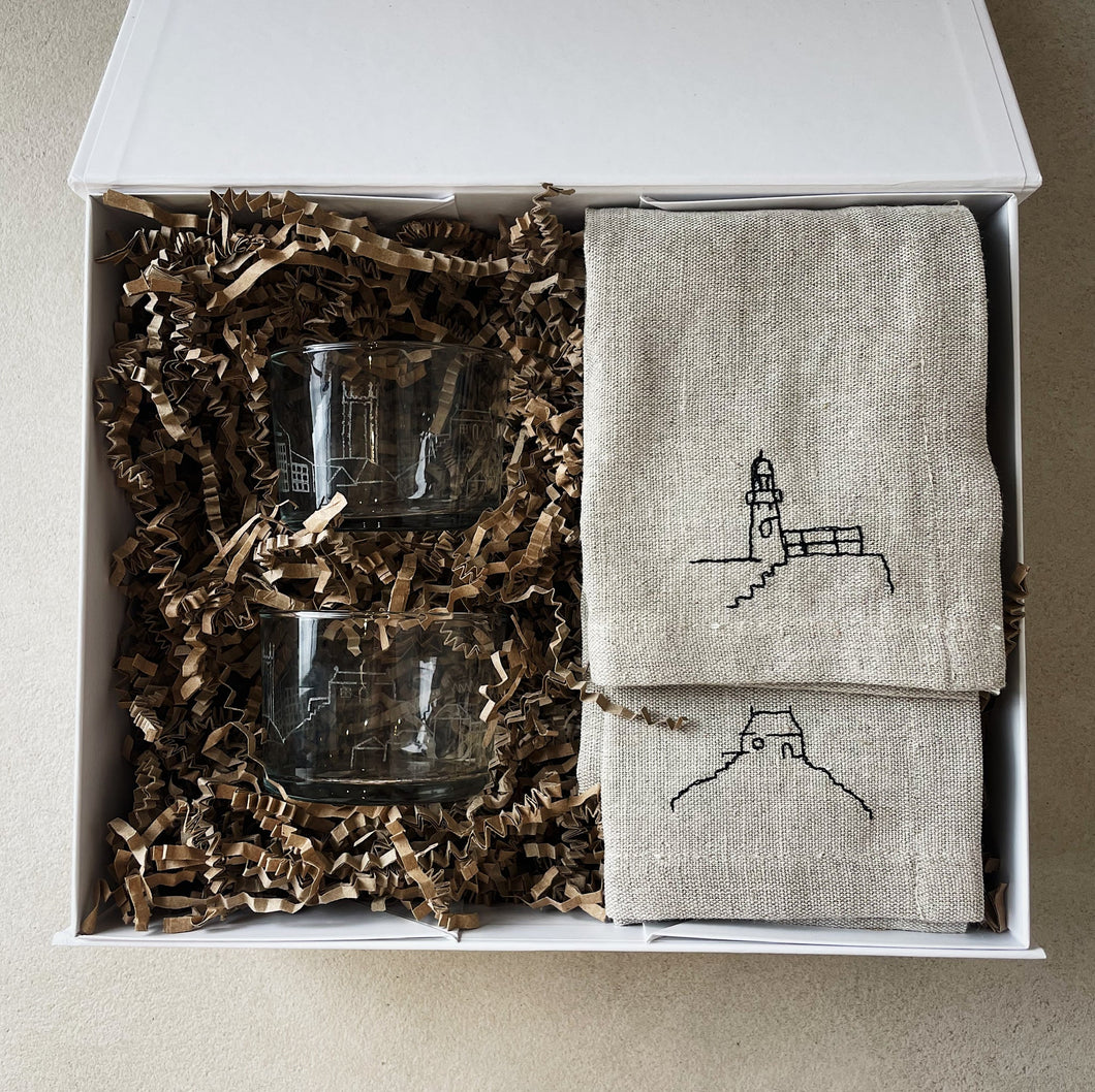 St. Ives Scenic Skyline Tumblers & Skyline Napkins Hamper